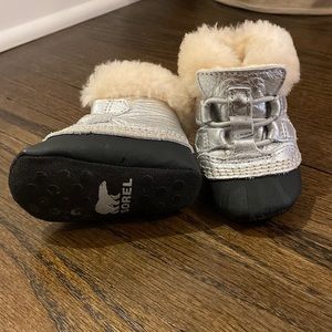 NWOT Sorel baby boots USA size 3 unisex